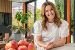 Pink-Lady-Campaign-with-Emma-Bardwell-by-Bevan-Cockerill-3