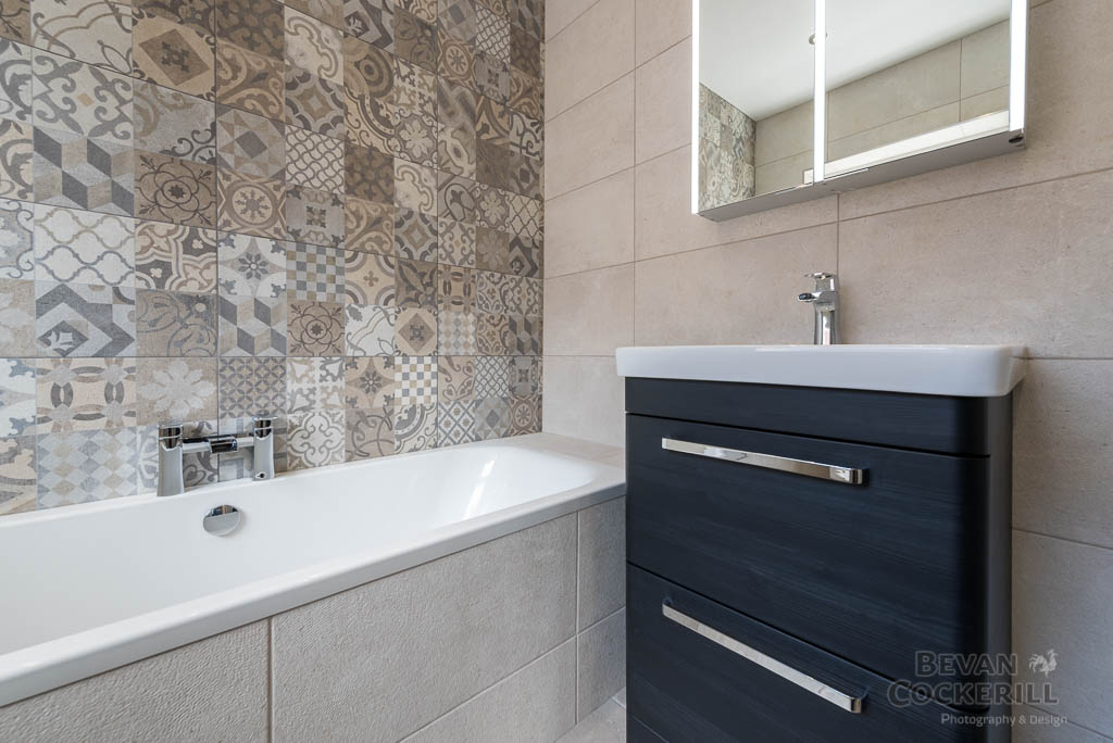 North-Leeds-Bathroom-with-Feature-Wall-21