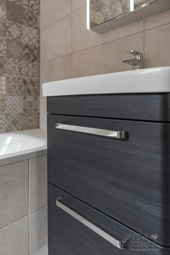 North-Leeds-Bathroom-with-Feature-Wall-22