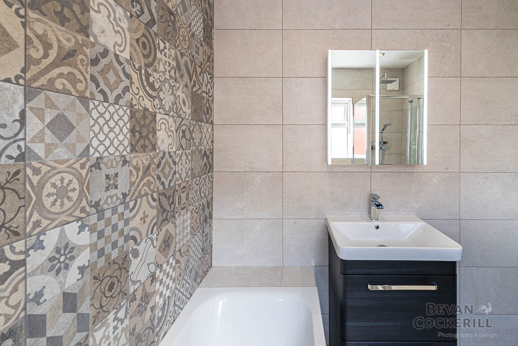 North-Leeds-Bathroom-with-Feature-Wall-26