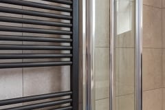 North-Leeds-Bathroom-with-Feature-Wall-17