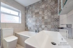 North-Leeds-Bathroom-with-Feature-Wall-23