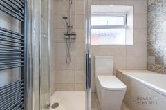 North-Leeds-Bathroom-with-Feature-Wall-8