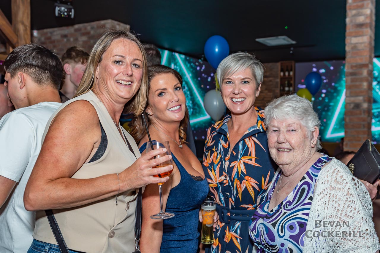 21st-Birthday-Party-Photography-by-Bevan-Cockerill-22