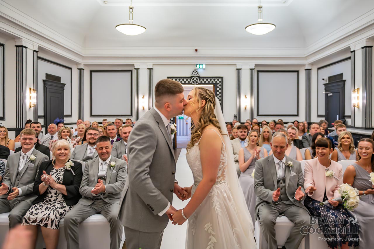 Queens-Hotel-Wedding-Photos-by-Bevan-Cockerill-103
