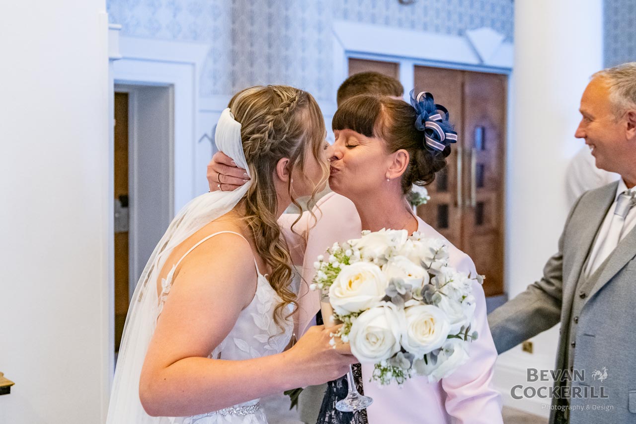 Queens-Hotel-Wedding-Photos-by-Bevan-Cockerill-125