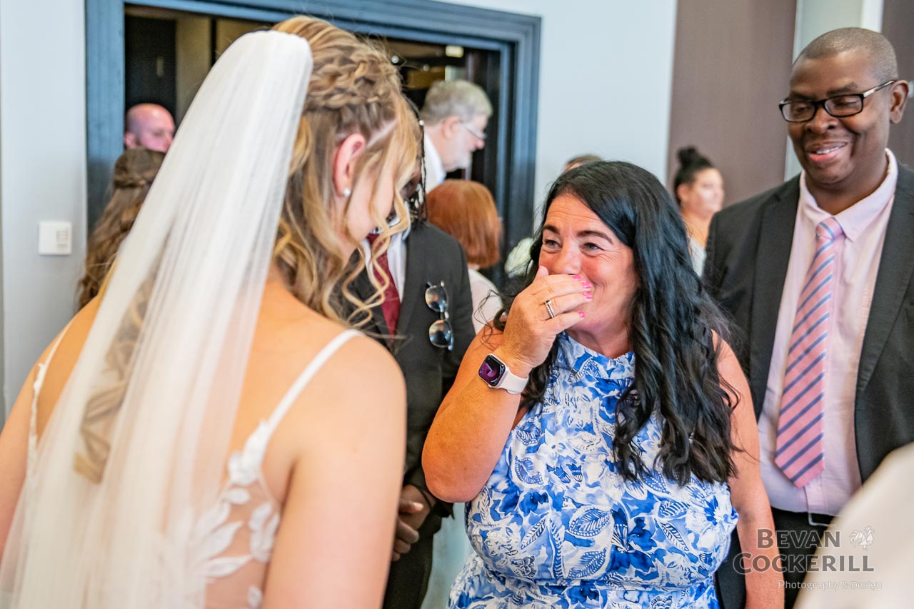 Queens-Hotel-Wedding-Photos-by-Bevan-Cockerill-140