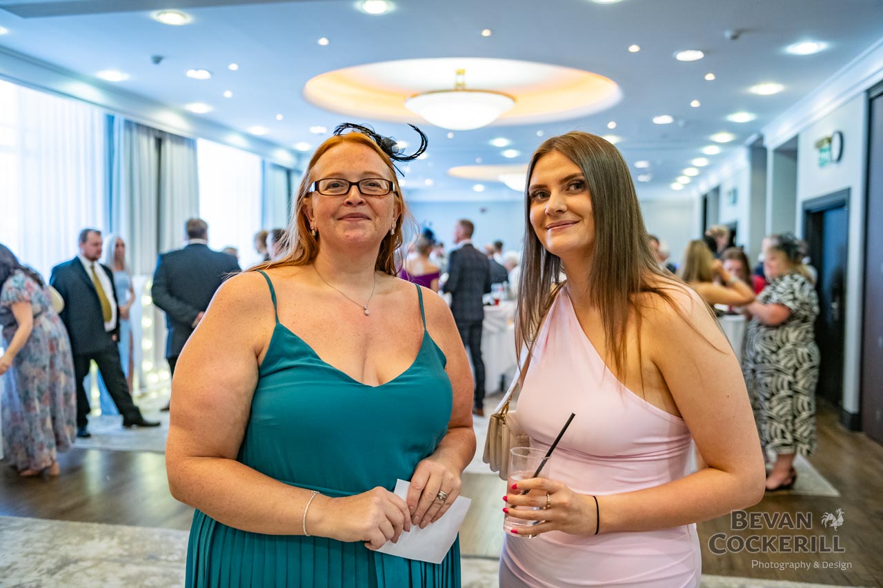 Queens-Hotel-Wedding-Photos-by-Bevan-Cockerill-175