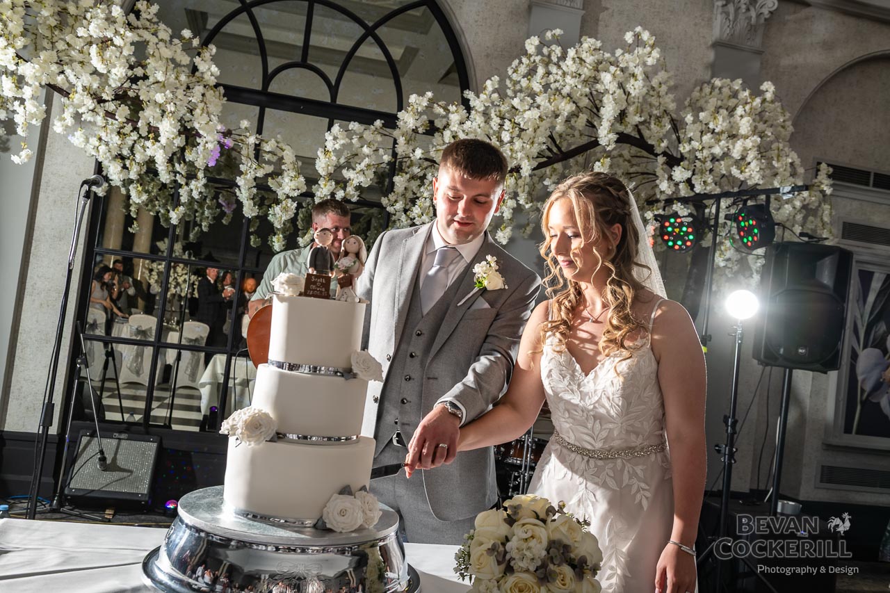 Queens-Hotel-Wedding-Photos-by-Bevan-Cockerill-323
