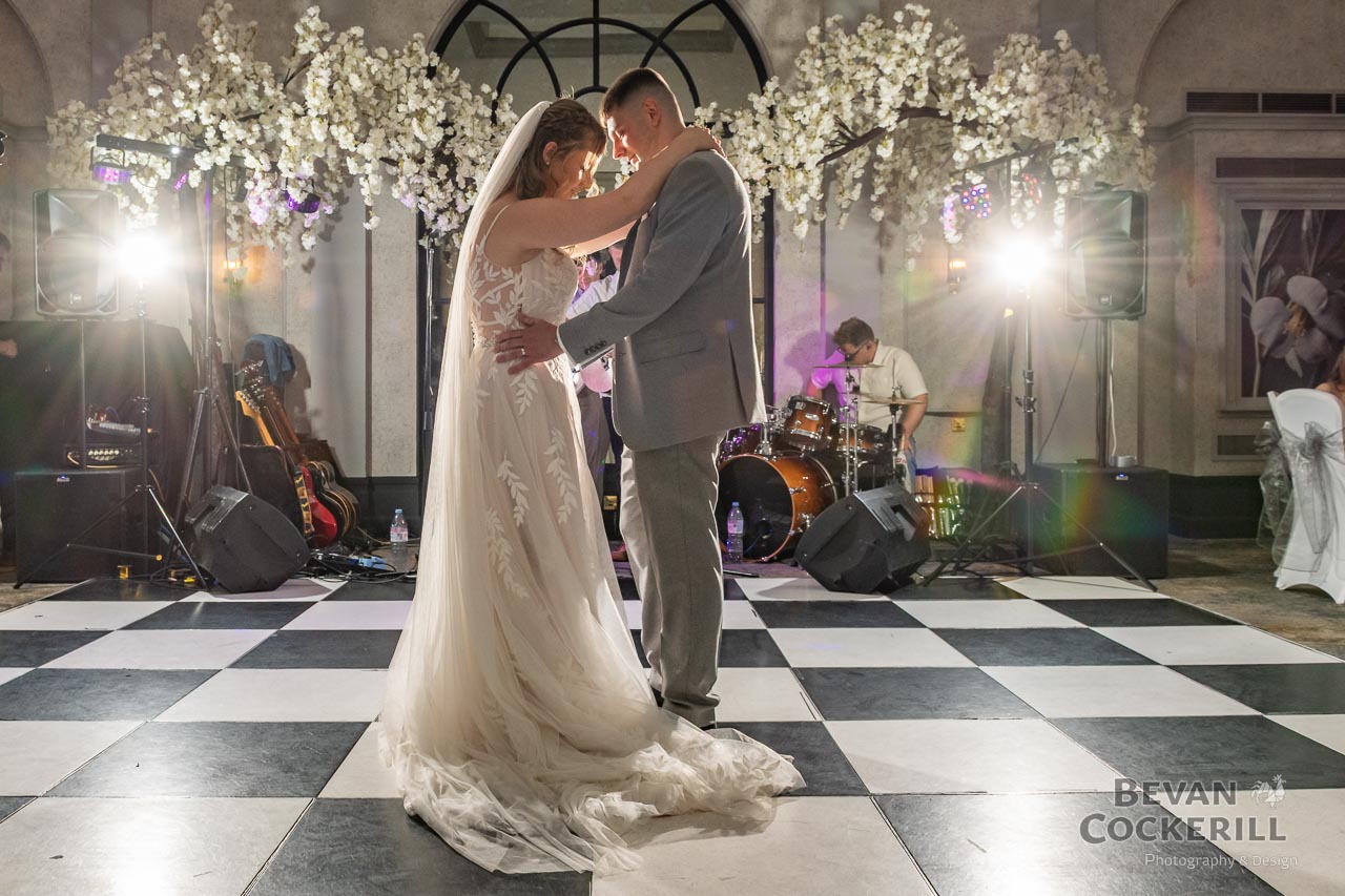 Queens-Hotel-Wedding-Photos-by-Bevan-Cockerill-327