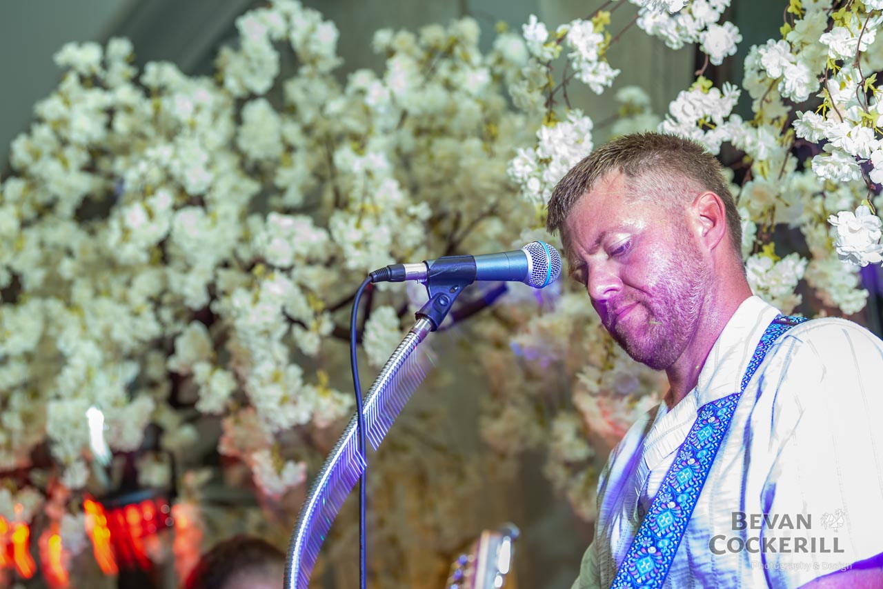 Queens-Hotel-Wedding-Photos-by-Bevan-Cockerill-379