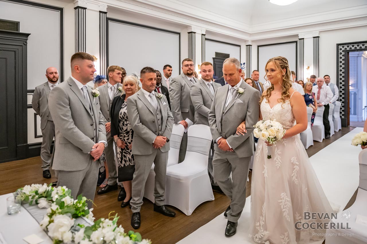 Queens-Hotel-Wedding-Photos-by-Bevan-Cockerill-88
