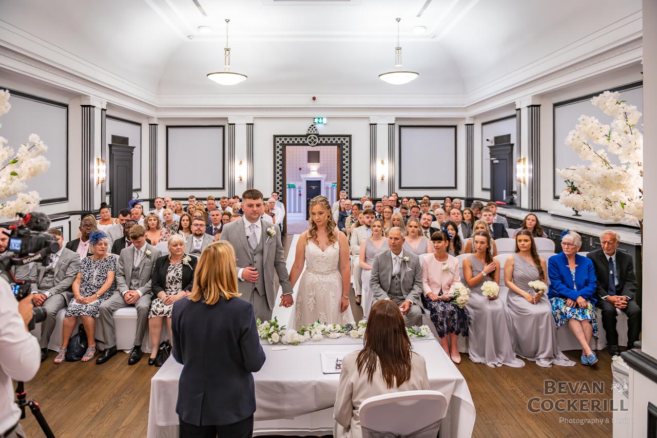 Queens-Hotel-Wedding-Photos-by-Bevan-Cockerill-90