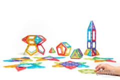 Eductional-Toy-Photography-by-Bevan-Cockerill-1-4