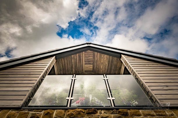Studio J Architects - view of balcony looking up into the sky